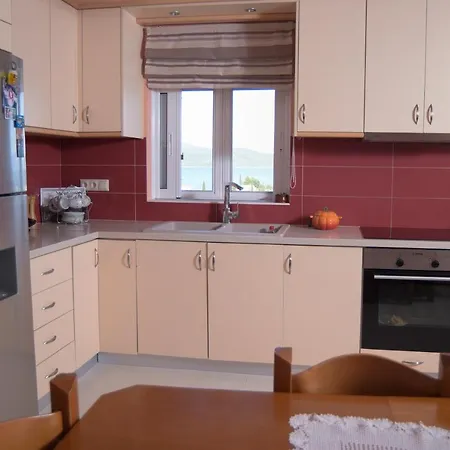 Elina's Maisonette