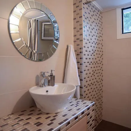 Elina's Maisonette *