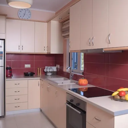 Elina's Maisonette