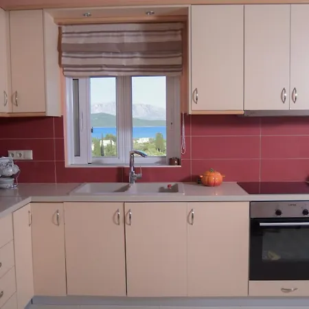 Elina's Maisonette Вилла