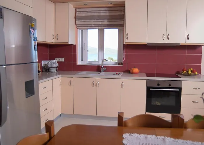 Elina's Maisonette