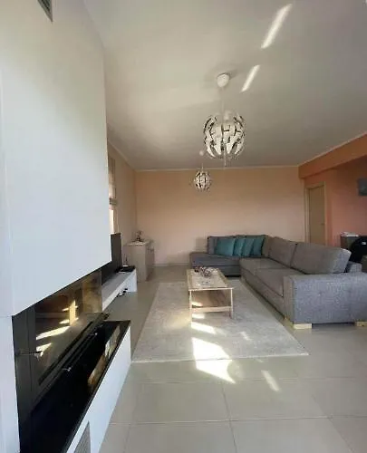 Elina's Maisonette